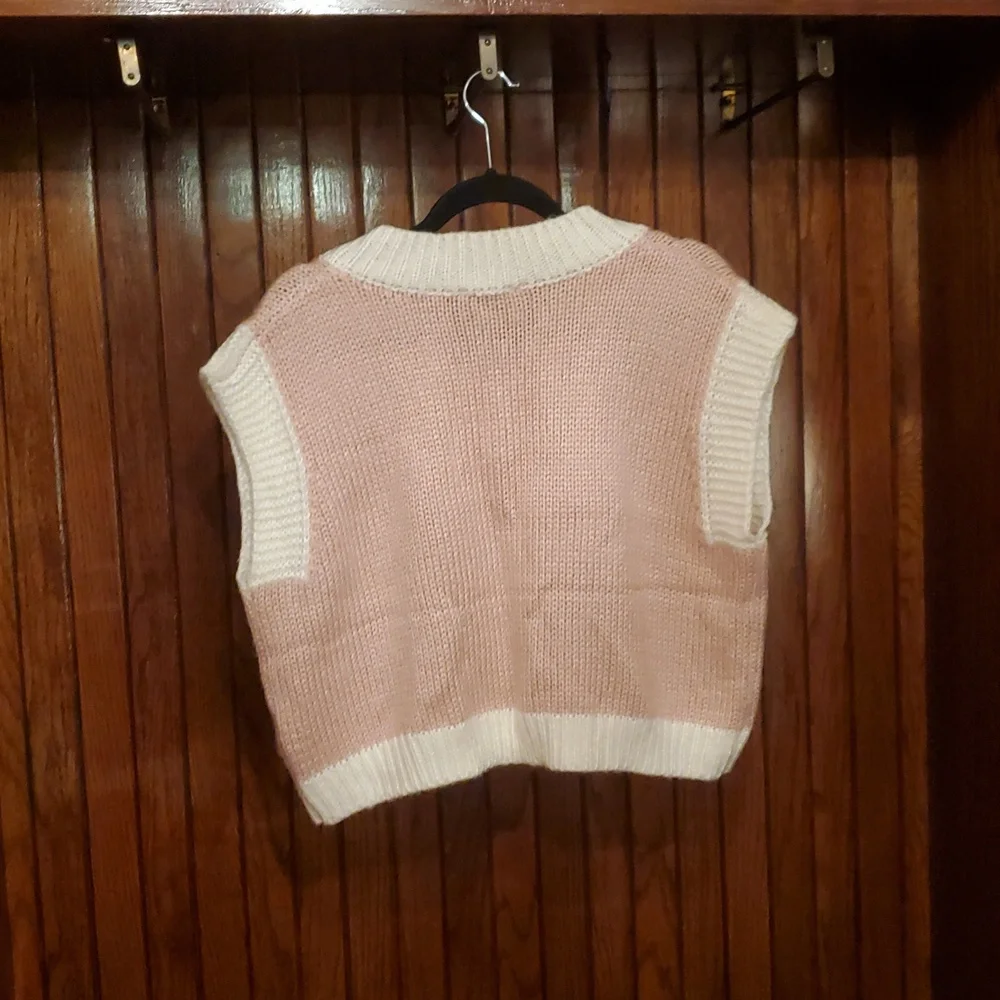 PINK RIPPLE SIZE XL Pink and White Sweater Vest with Rose Embroidery - Picture 4 of 10
